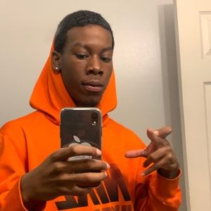 Meet your Posher, Deandre